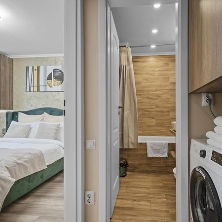Awesome Apartment Бухарест Экстерьер фото